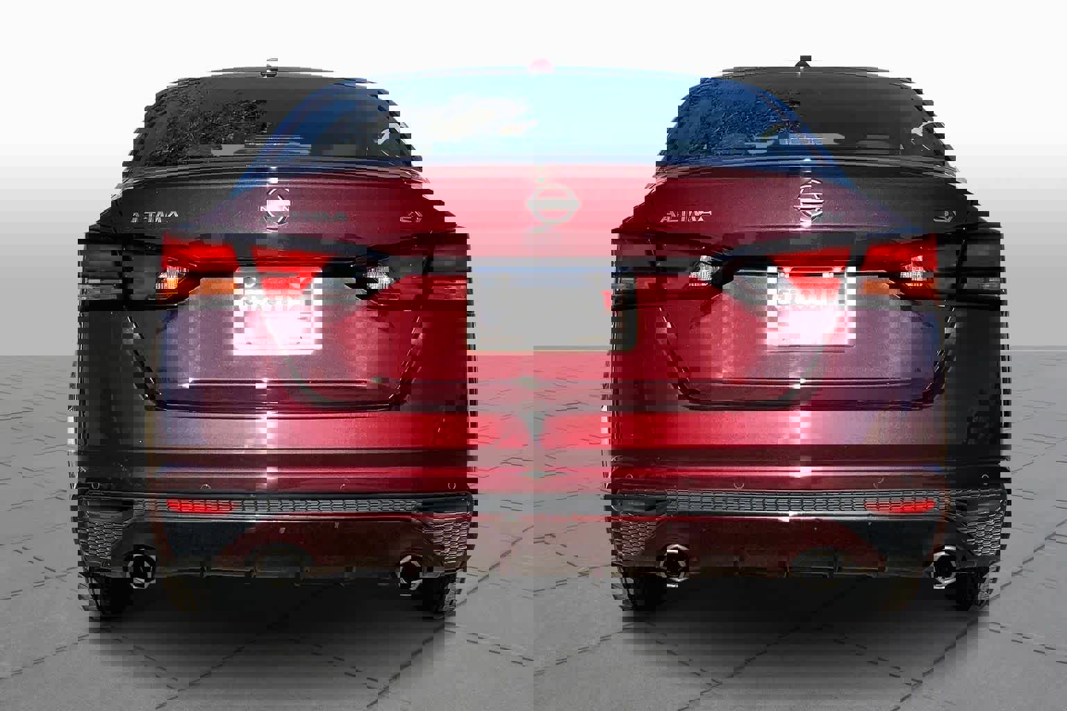 Used 2024 Nissan Altima 2.5 SV w/ SV Premium Package image 4