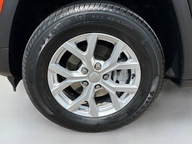Used 2023 Jeep Grand Cherokee Limited w/ Trailer Tow Prep Group (B) AWD/4WD image 24