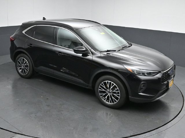 Certified 2026 Ford Escape SE w/ PHEV Premium Package FWD image 45