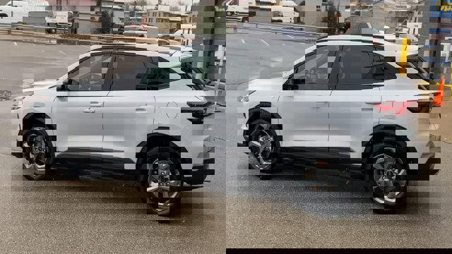 Certified 2025 Ford Escape ST-Line w/ Cold Weather Package image 7