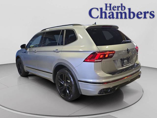 Used 2024 Volkswagen Tiguan SE R-Line AWD/4WD image 3