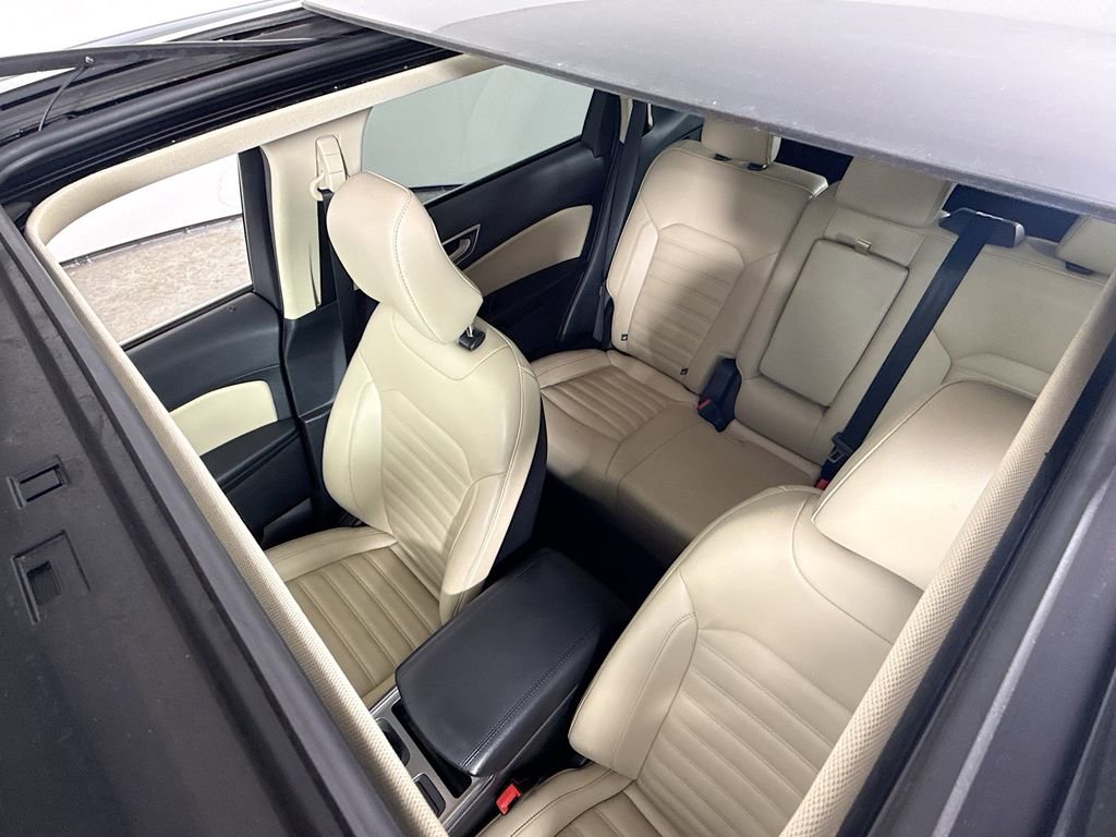 Certified 2022 Ford Edge SEL w/ Convenience Package AWD/4WD image 3