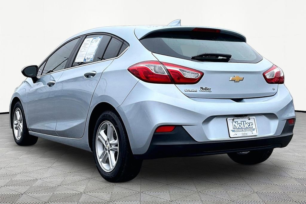 Used 2017 Chevrolet Cruze LT w/ Convenience Package image 2