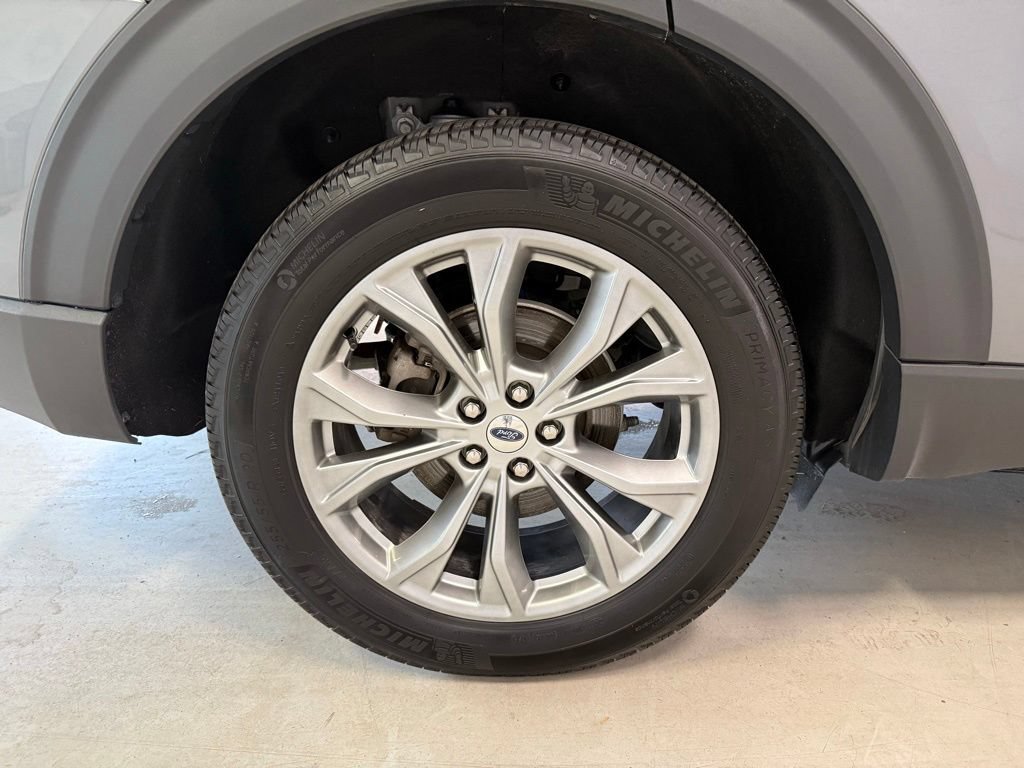 Certified 2023 Ford Explorer XLT w/ Equipment Group 202A AWD/4WD image 38