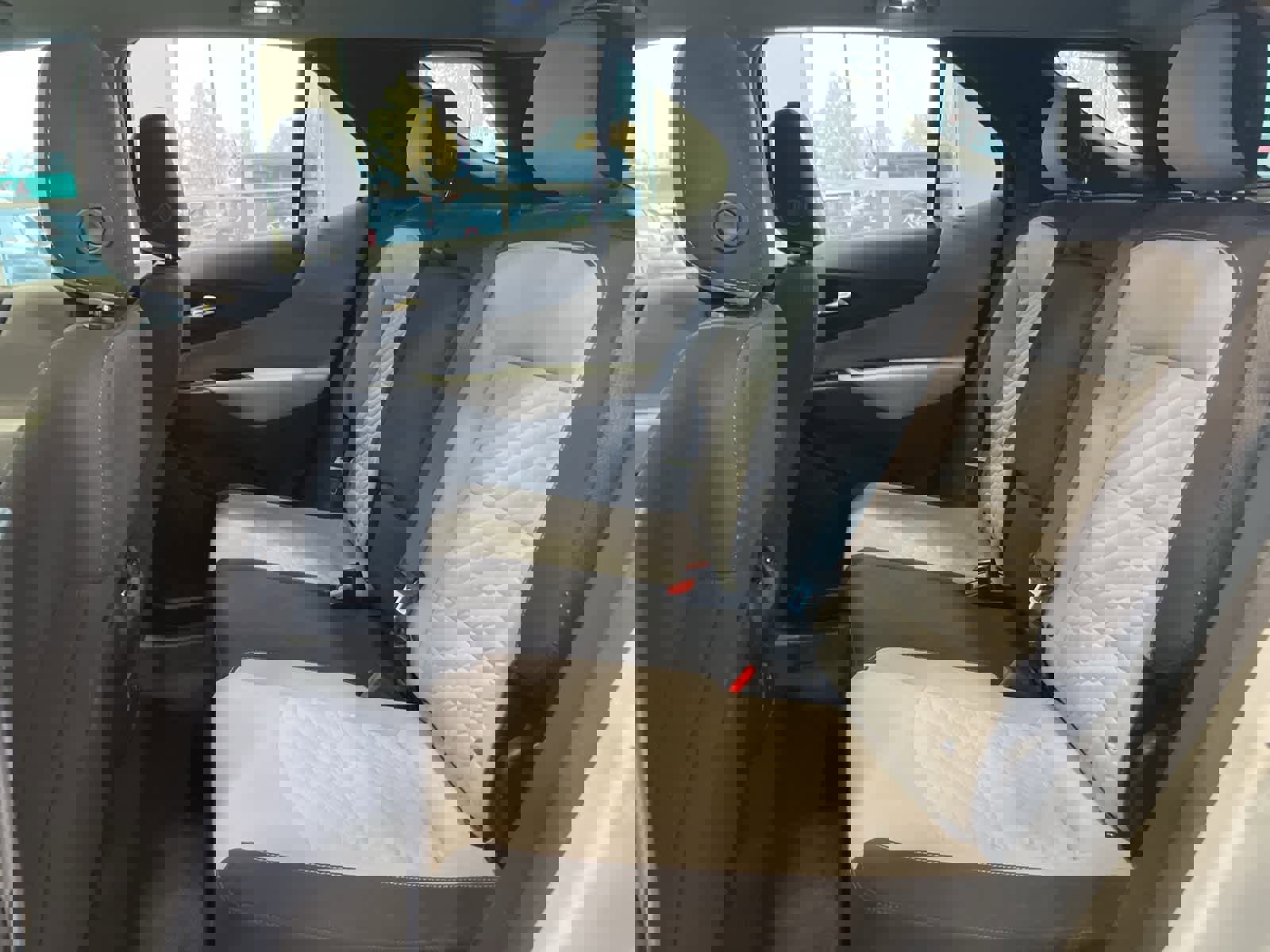 Used 2022 Chevrolet Equinox LS image 24