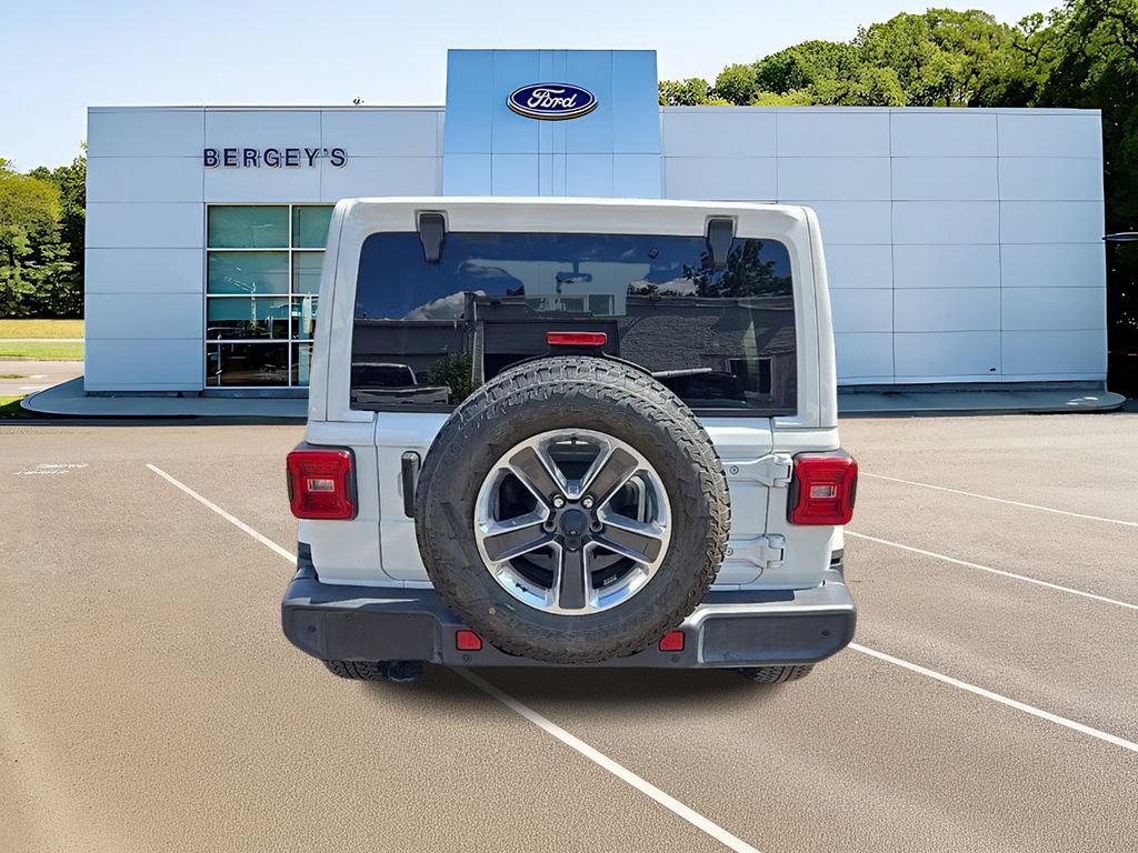 Used 2021 Jeep Wrangler Unlimited Sahara AWD/4WD image 6