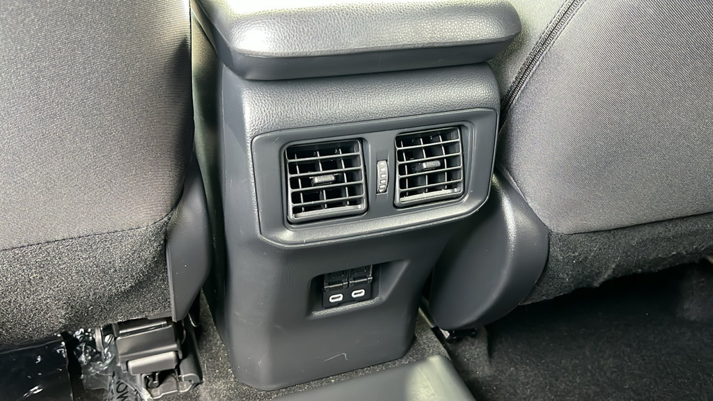 Used 2024 Toyota RAV4 SE w/ Weather & Moonroof Package AWD/4WD image 10