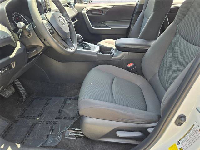 Used 2021 Toyota RAV4 LE FWD image 14