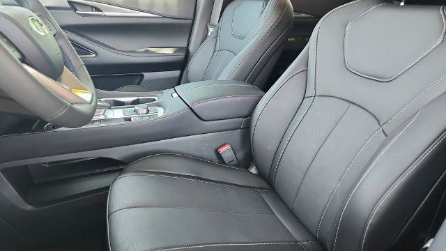 Used 2026 INFINITI QX60 Luxe w/ Cargo Package FWD image 11