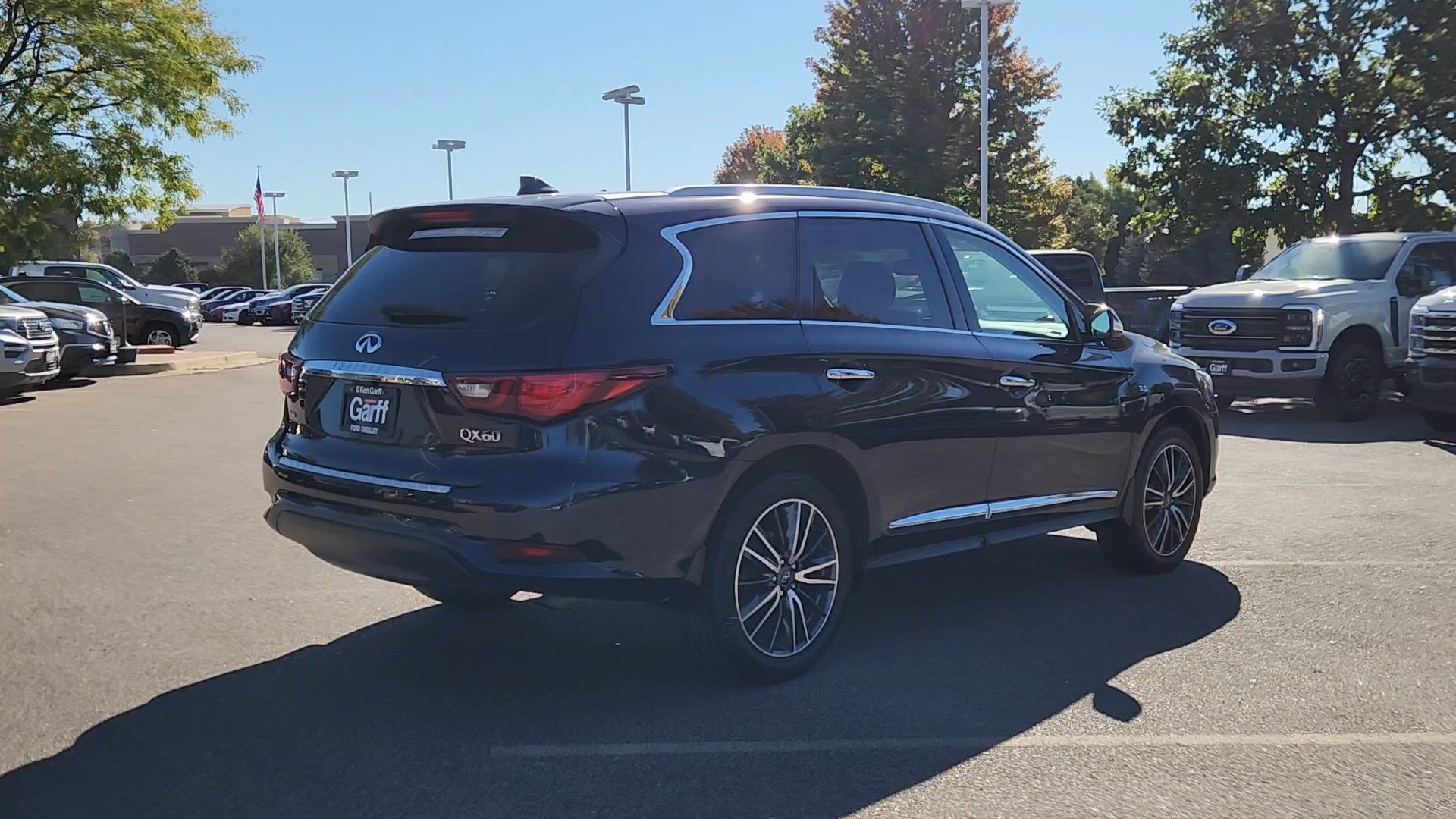 Used 2020 INFINITI QX60 Luxe w/ Essential Package AWD/4WD image 14