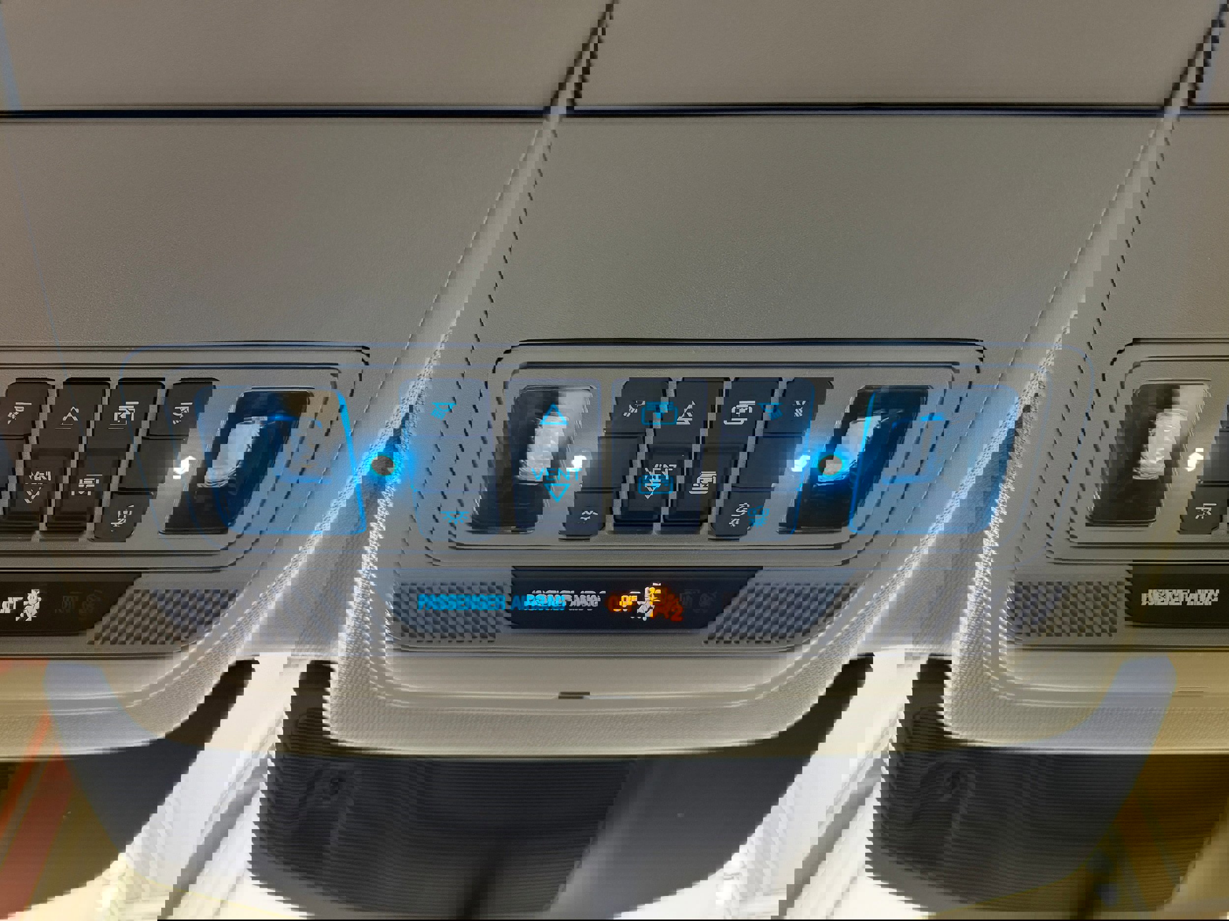 Certified 2021 Ford Explorer XLT w/ Equipment Group 202A image 27