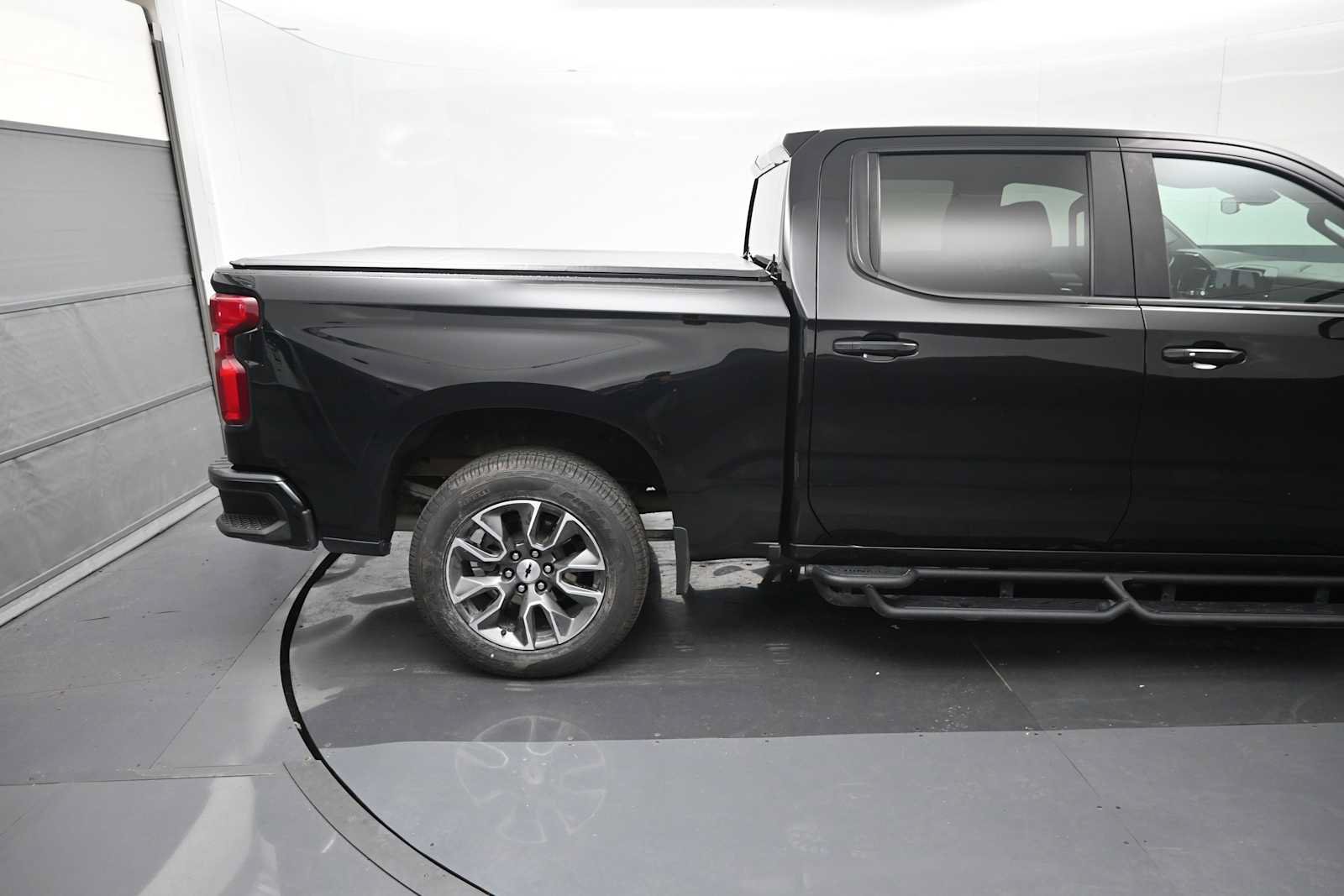 Used 2023 Chevrolet Silverado 1500 RST AWD/4WD image 12