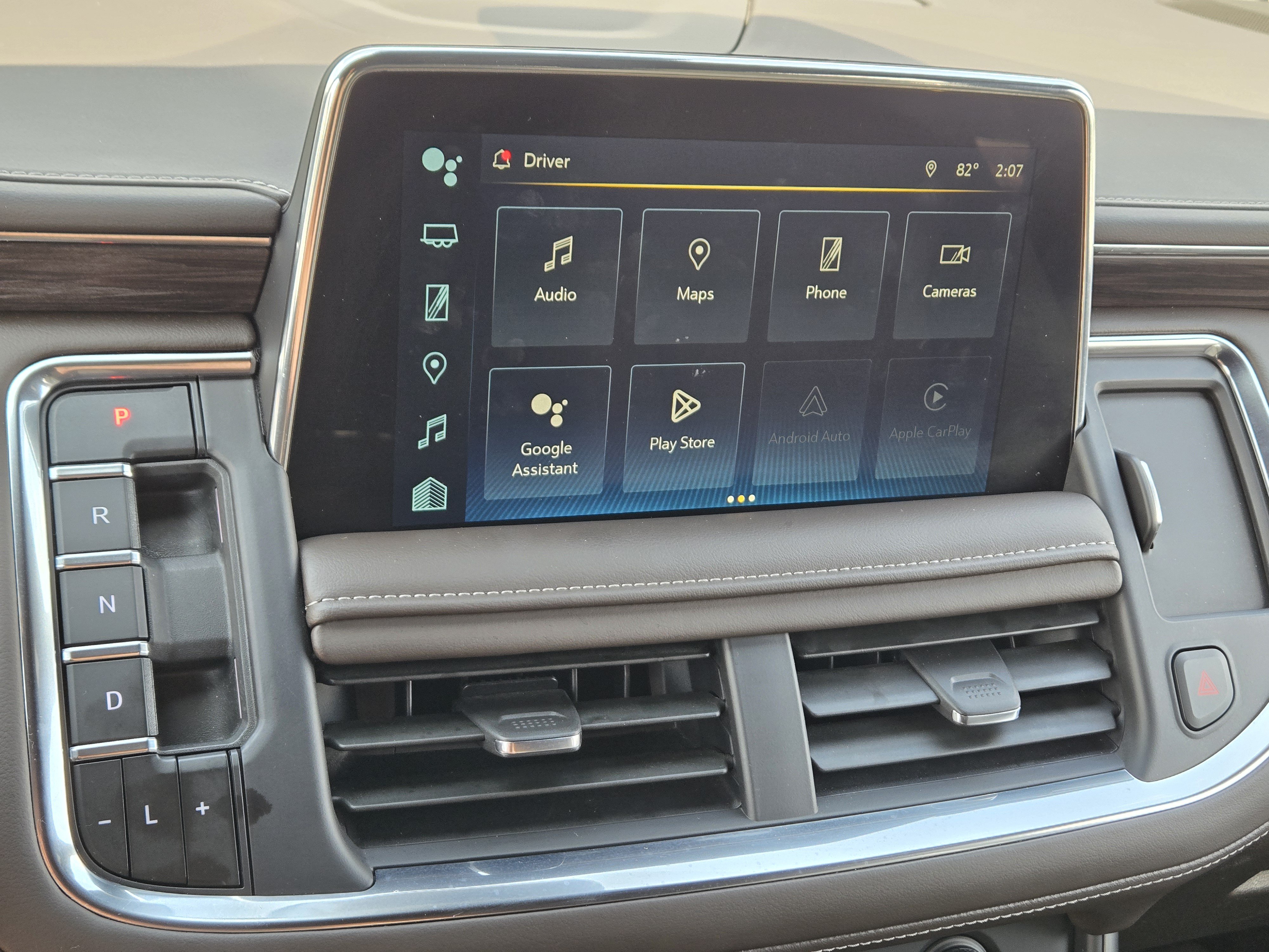 Used 2024 Chevrolet Suburban LT w/ Luxury Package RWD image 28