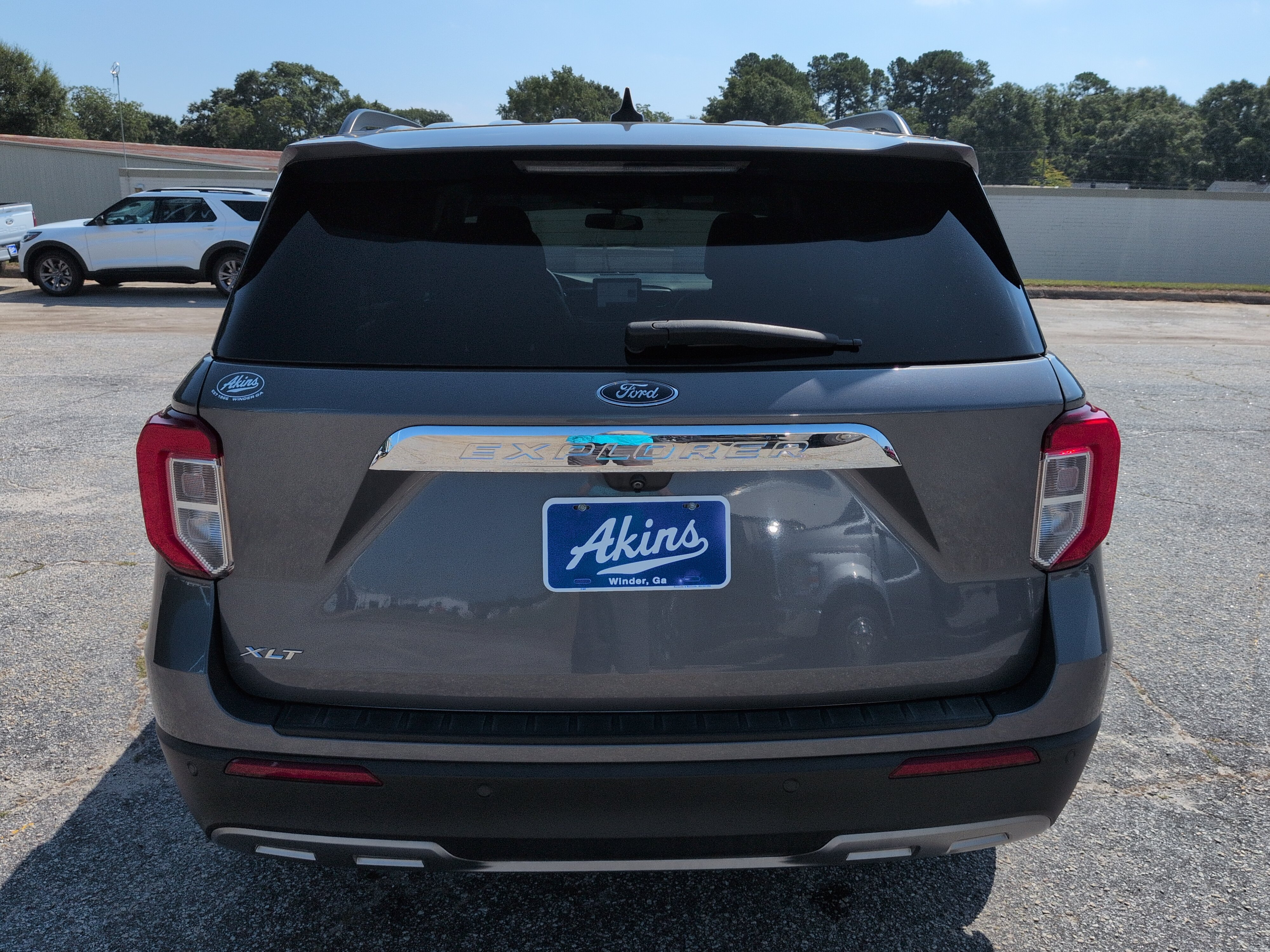 Certified 2022 Ford Explorer XLT w/ Equipment Group 202A RWD image 4