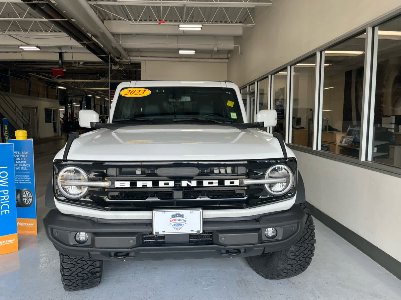 Certified 2023 Ford Bronco Outer Banks w/ Sasquatch Package AWD/4WD image 3