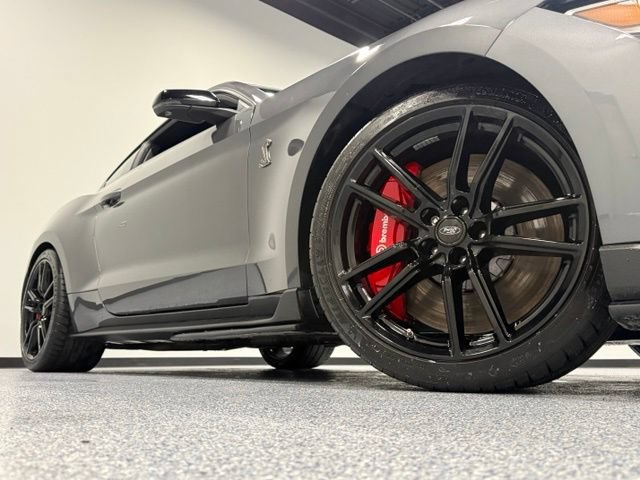 Certified 2021 Ford Mustang Shelby GT500 w/ Technology Package RWD image 3