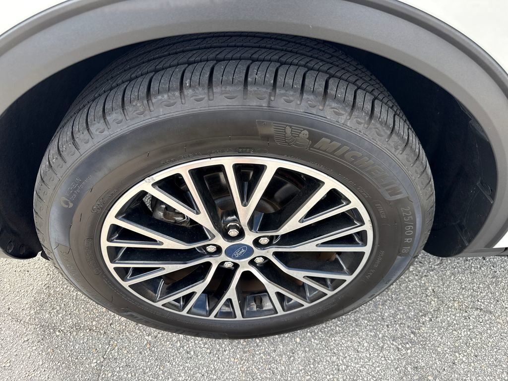 Certified 2022 Ford Escape Titanium w/ Titanium Premium Package image 13