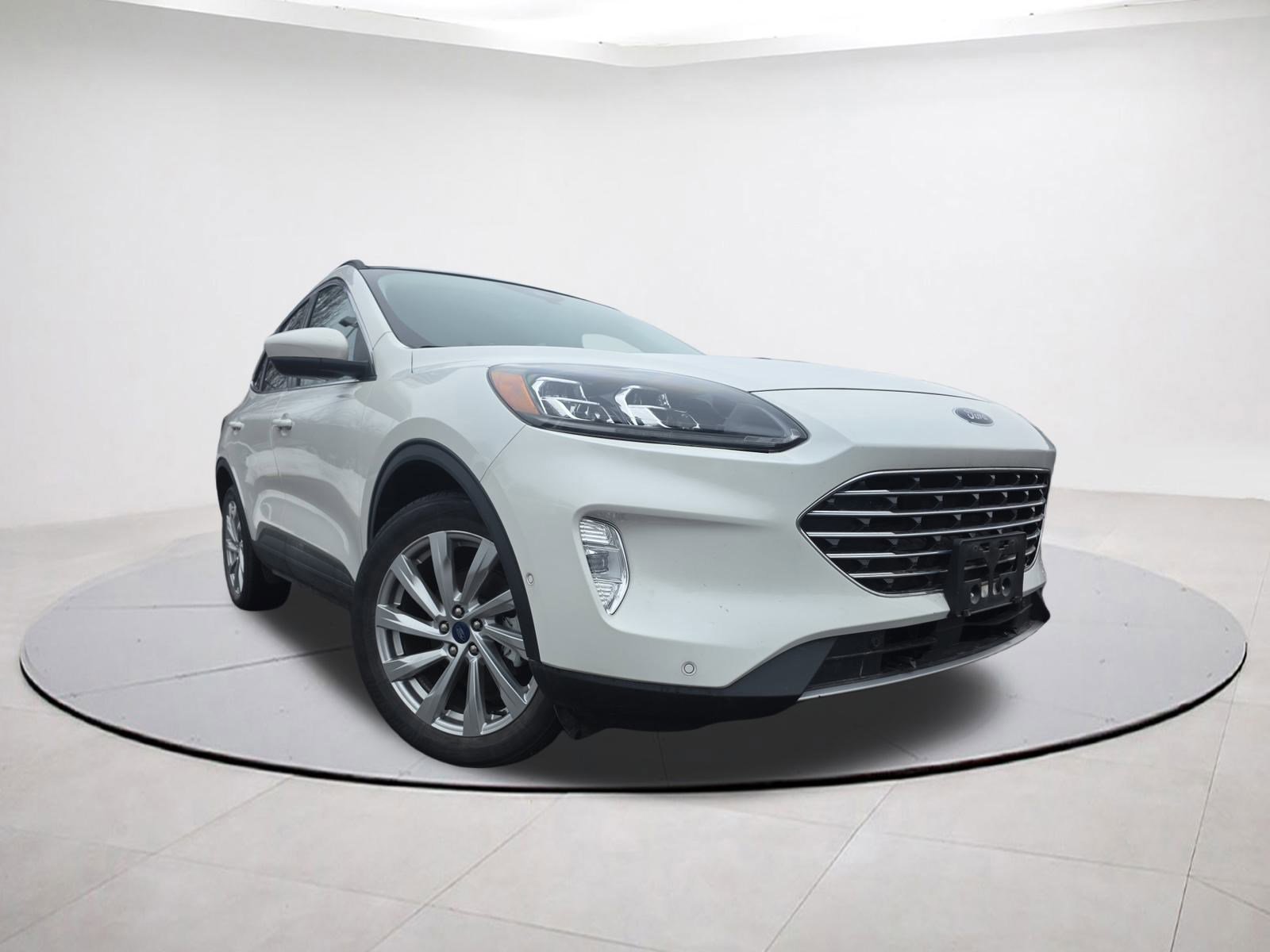 Certified 2022 Ford Escape Titanium w/ Titanium Elite Package image 9