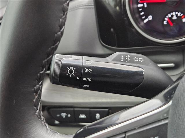 Used 2024 Kia Carnival EX FWD image 26