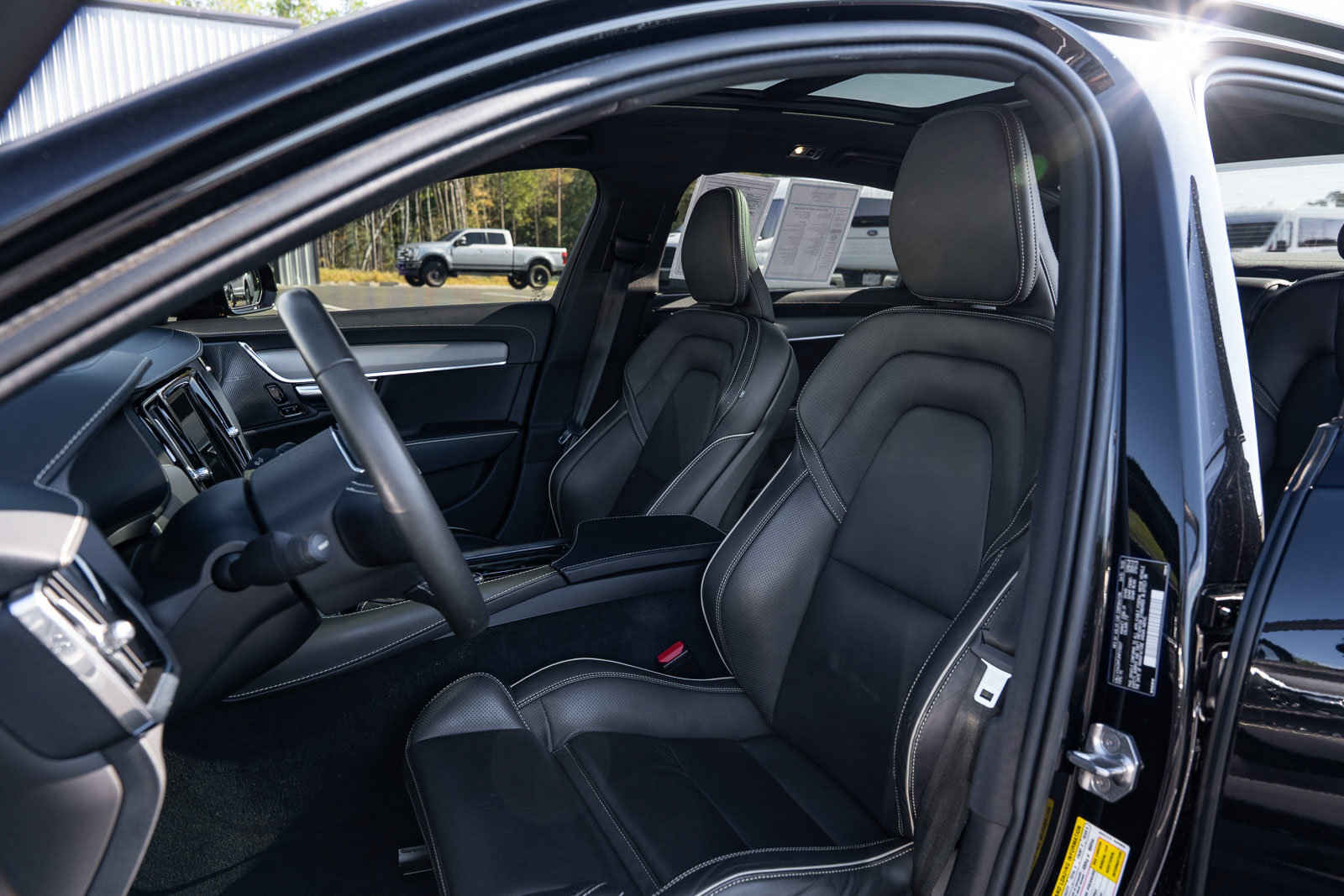 Used 2021 Volvo S90 T6 R-Design w/ Advanced Package AWD/4WD image 23