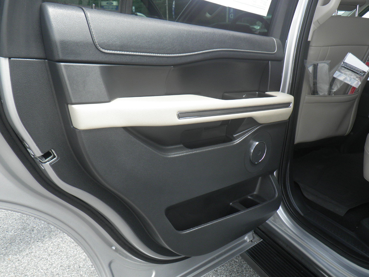 Certified 2024 Ford Expedition XLT AWD/4WD image 18