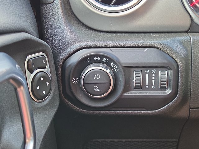 Used 2022 Jeep Gladiator Rubicon w/ LED Lighting Group AWD/4WD image 29