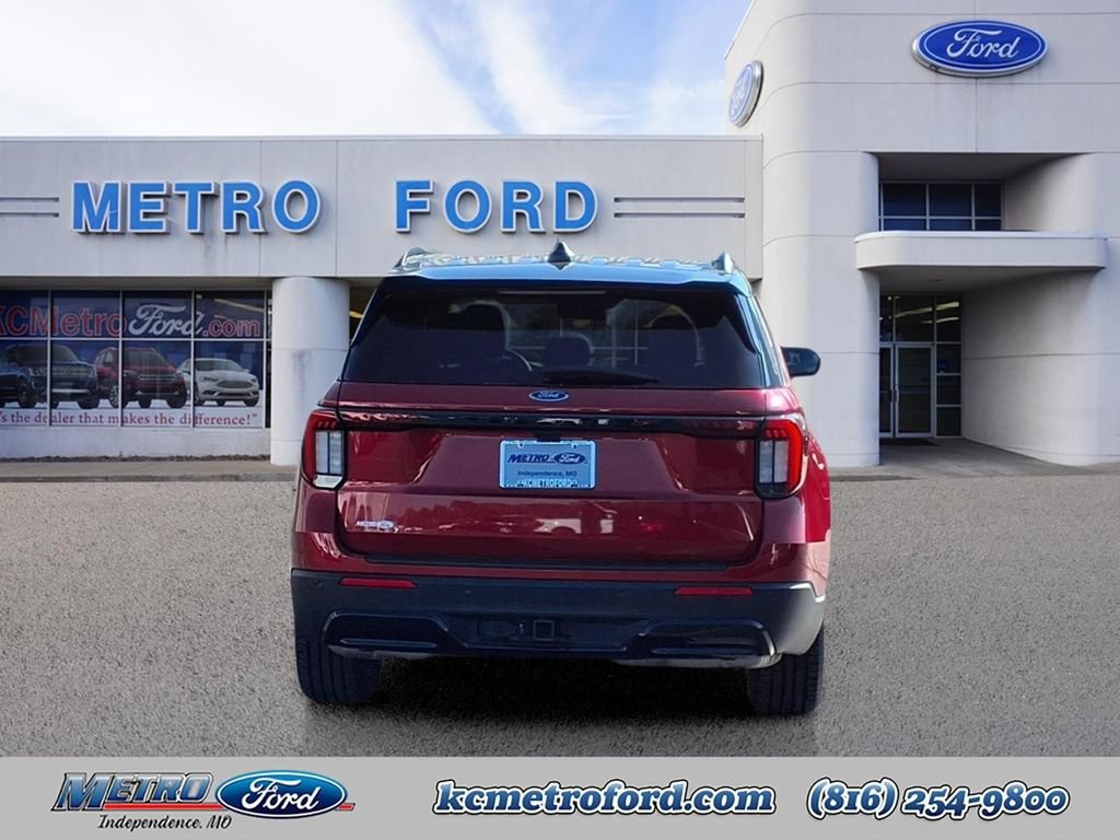 Certified 2025 Ford Explorer ST-Line w/ Premium Package RWD image 4