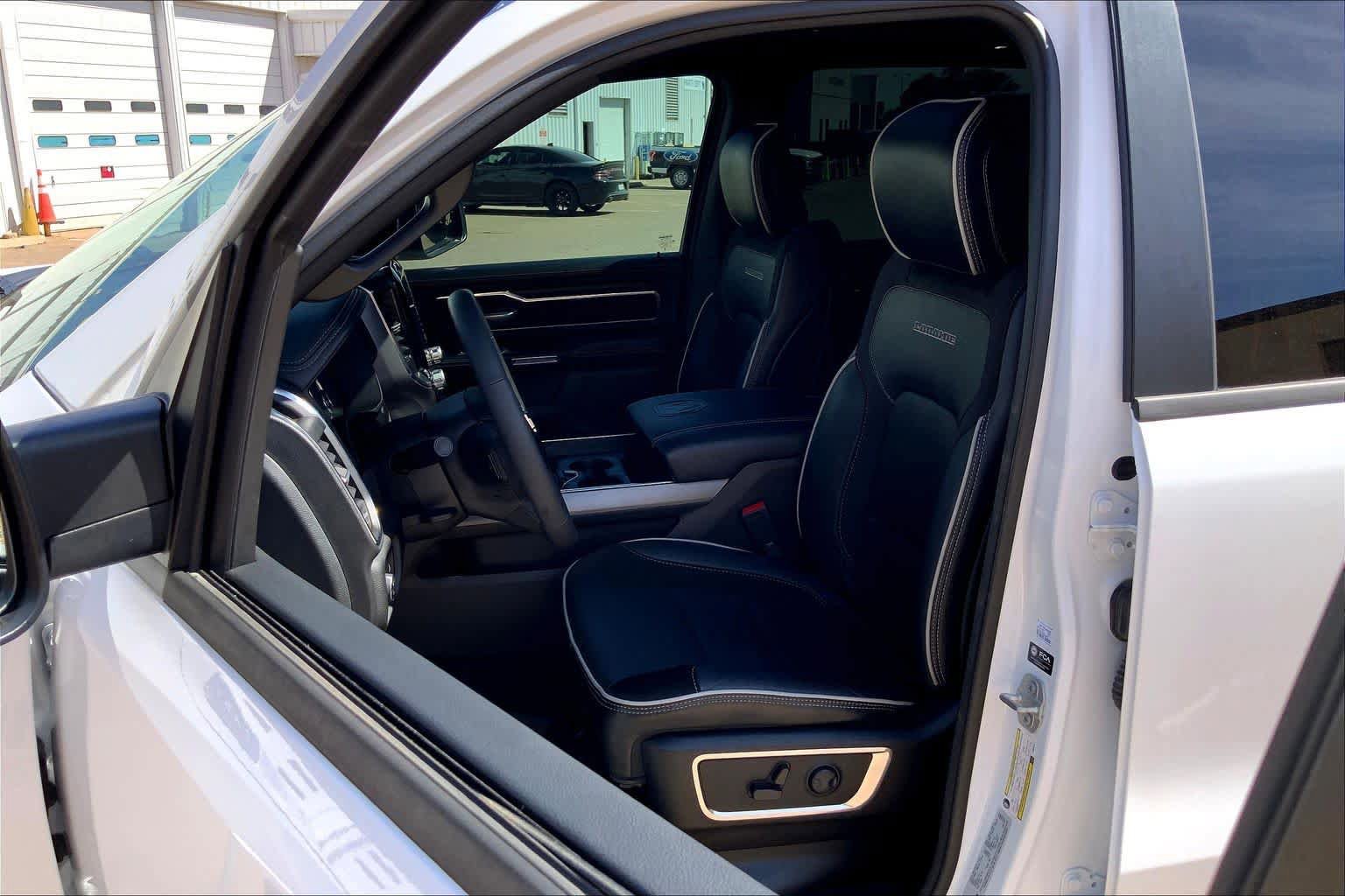 Used 2025 RAM 1500 Laramie w/ Laramie Southwest Edition AWD/4WD image 7