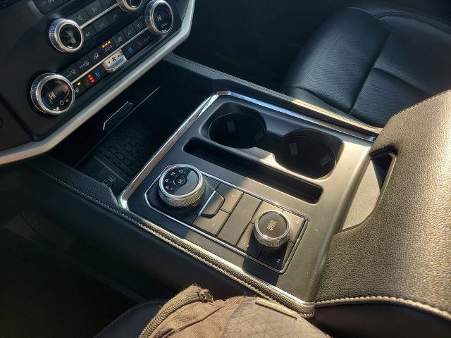 Certified 2024 Ford Expedition XLT image 31