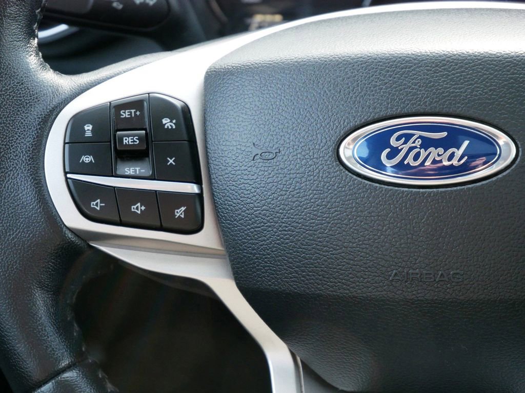Certified 2022 Ford Explorer XLT w/ Equipment Group 202A image 19