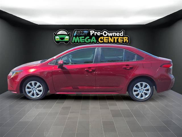 Used 2025 Toyota Corolla LE FWD image 3
