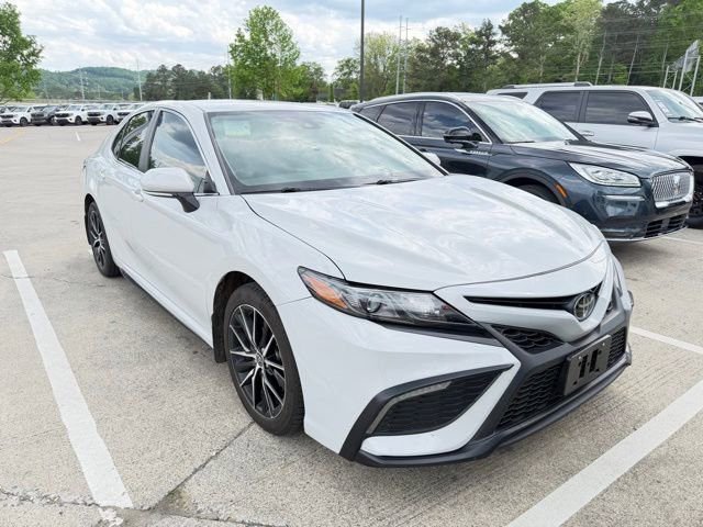 Used 2024 Toyota Camry SE w/ Convenience Package image 2
