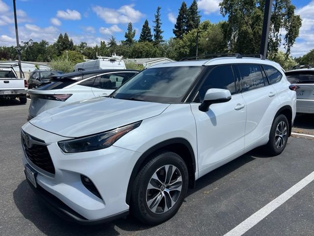 Used 2022 Toyota Highlander XLE