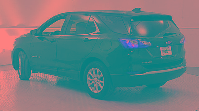 Used 2021 Chevrolet Equinox LT w/ Driver Convenience Package image 3