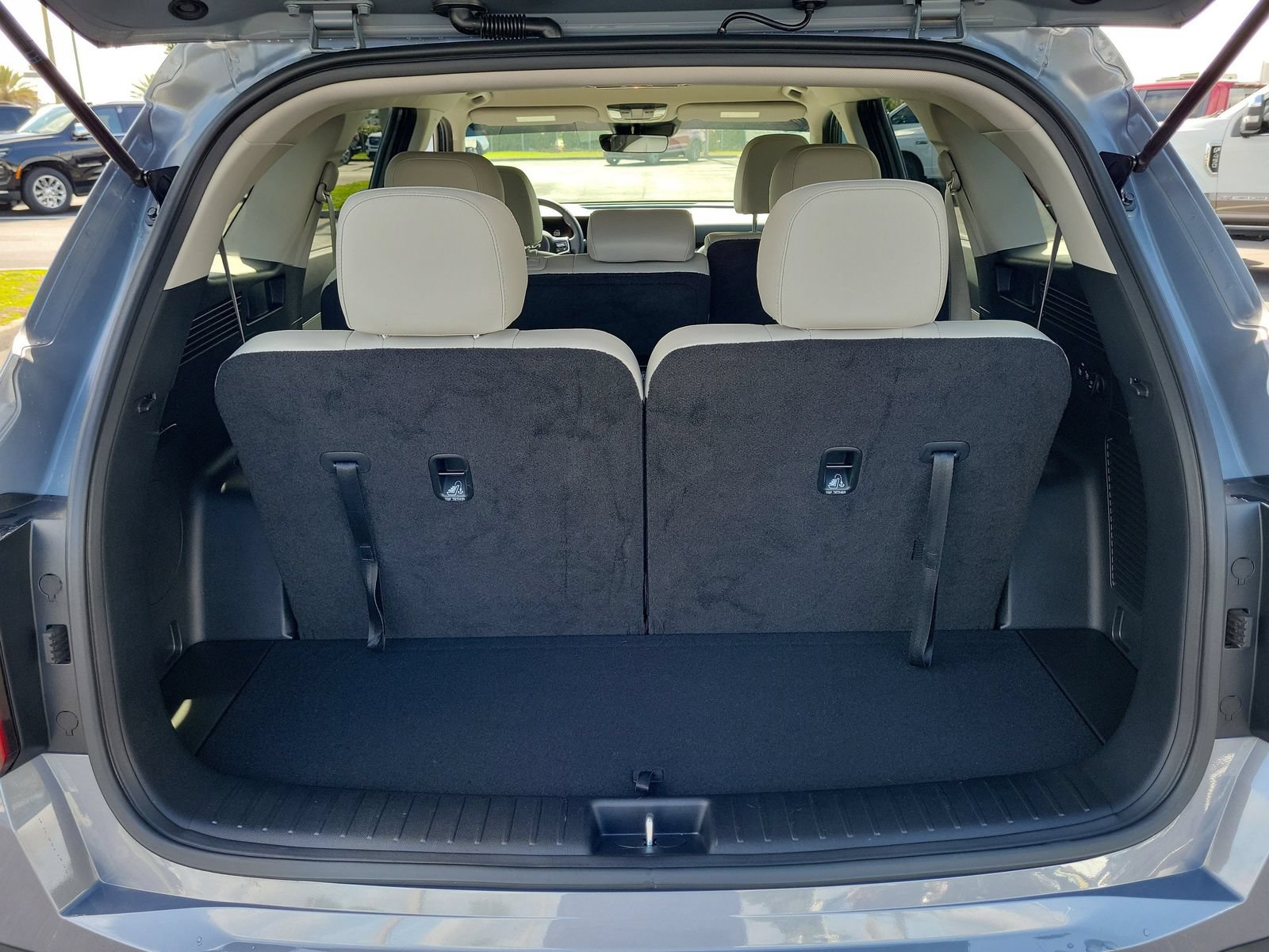 Used 2025 Kia Sorento S FWD image 7