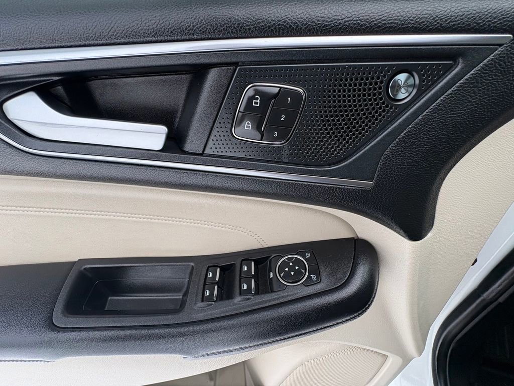 Certified 2022 Ford Edge Titanium w/ Equipment Group 301A image 19