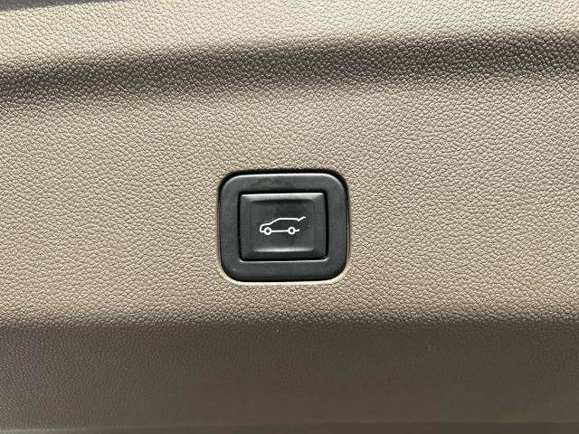 Used 2023 GMC Yukon XL Denali w/ Denali Reserve Package AWD/4WD image 23
