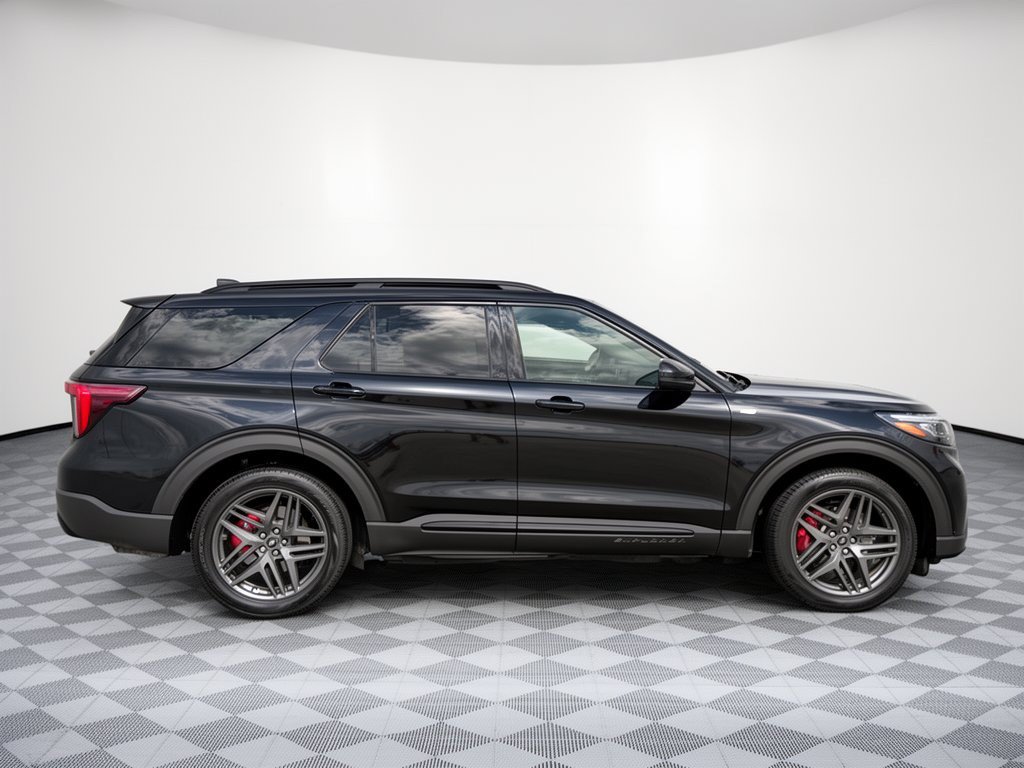 Certified 2025 Ford Explorer ST-Line w/ Premium Package RWD image 8