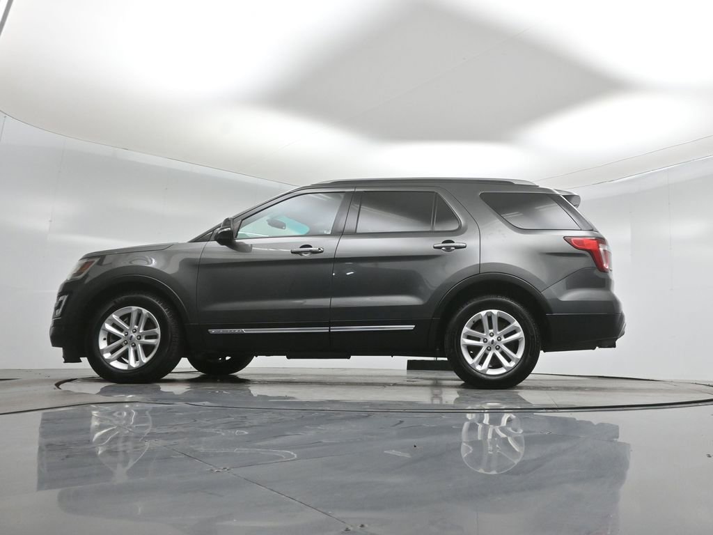 Certified 2017 Ford Explorer XLT w/ Equipment Group 202A image 55