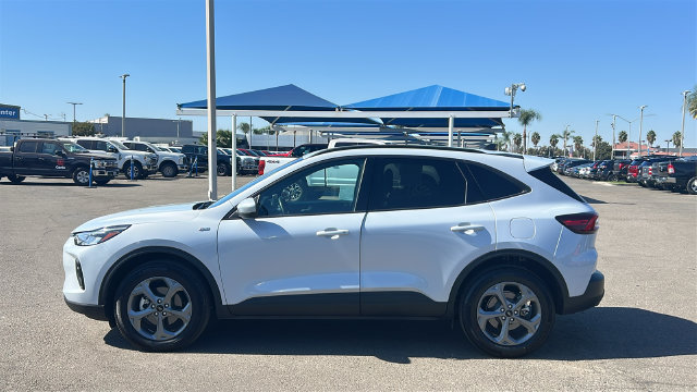Certified 2025 Ford Escape ST-Line Select AWD/4WD image 7