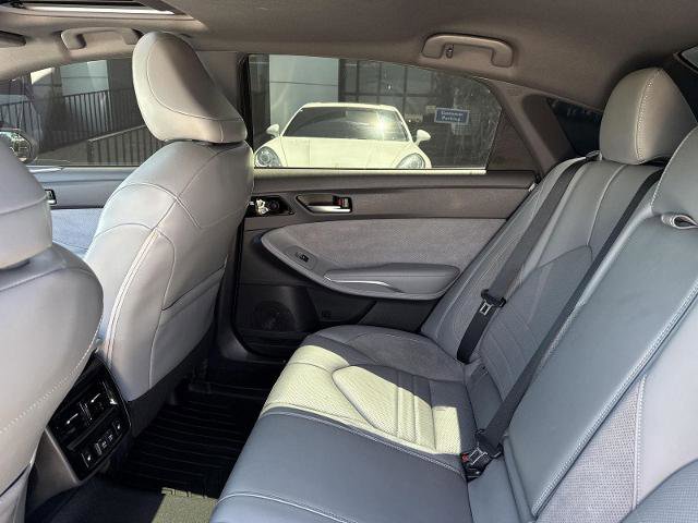 Used 2019 Toyota Avalon Touring w/ Advanced Safety Package FWD image 6