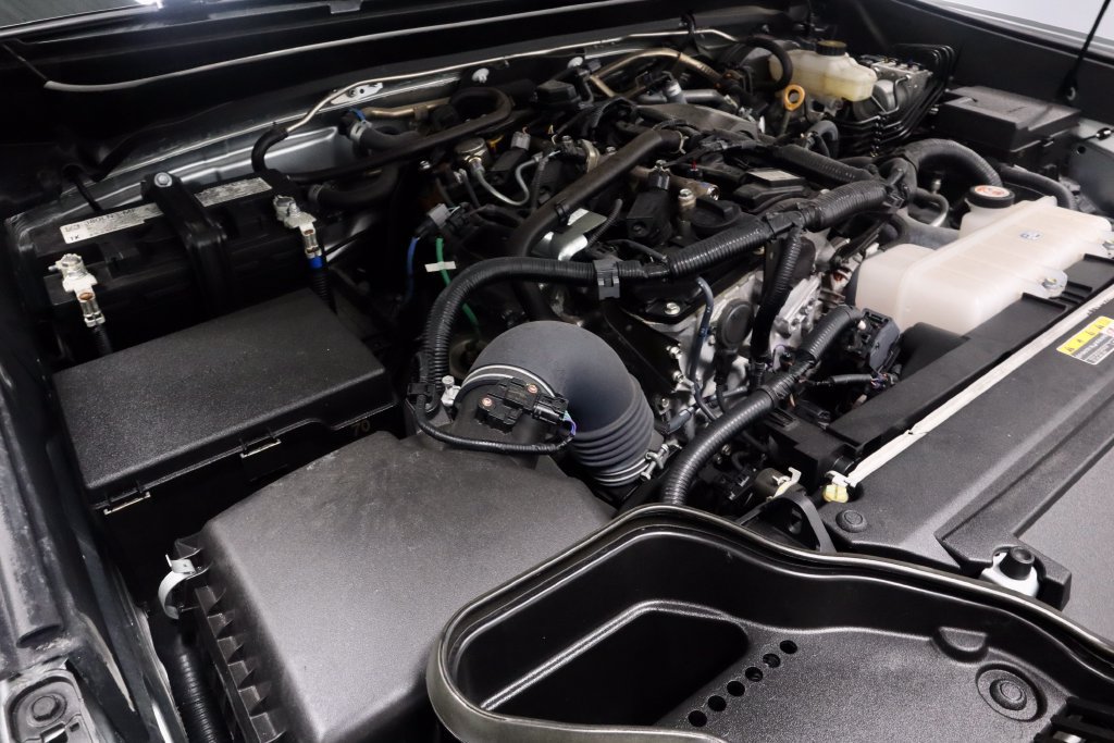 Used 2025 Toyota Tacoma SR AWD/4WD image 18