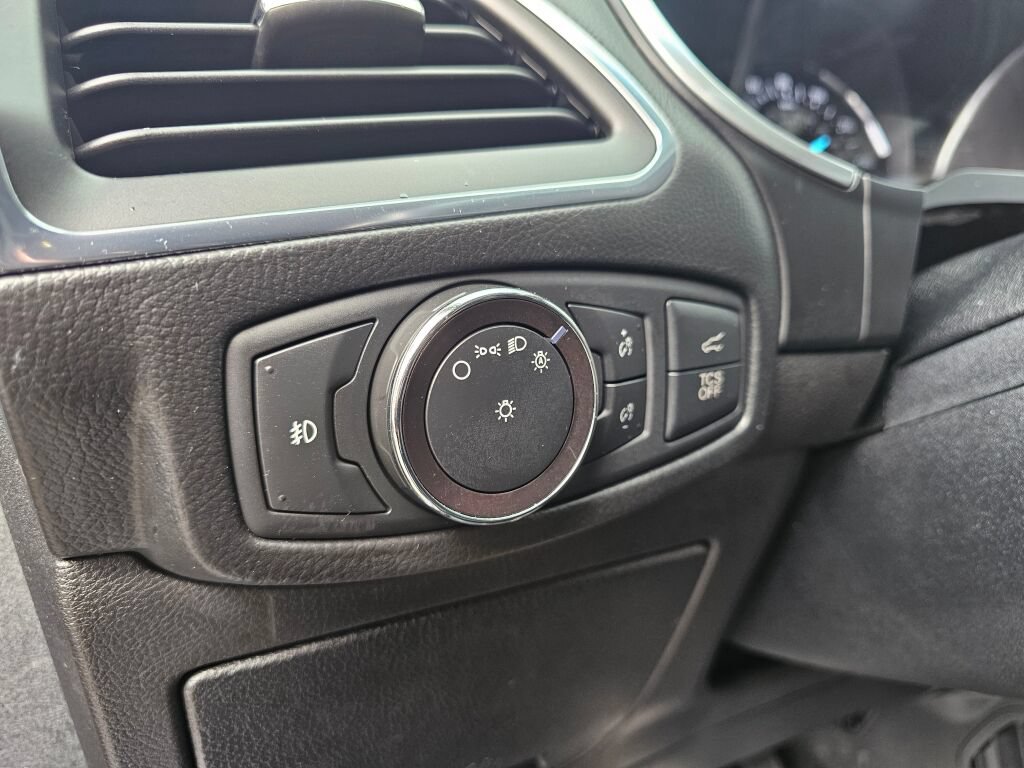 Certified 2019 Ford Edge Titanium w/ Equipment Group 301A AWD/4WD image 18