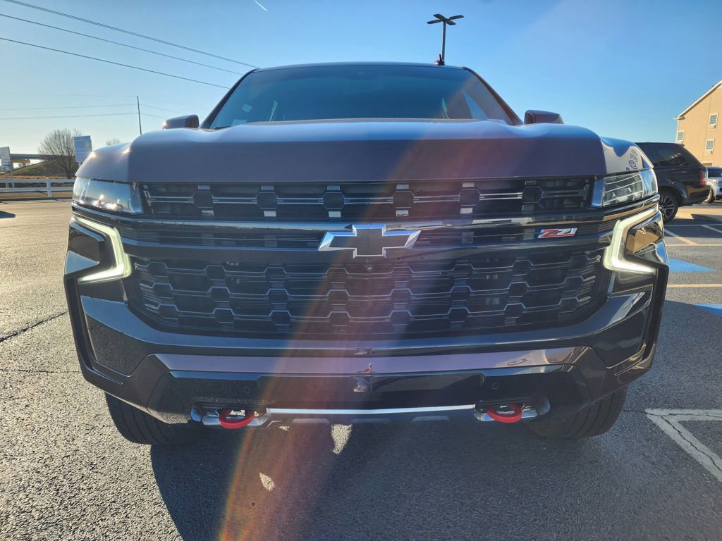 Used 2023 Chevrolet Tahoe Z71 w/ Luxury Package image 3