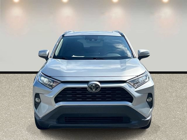 Used 2020 Toyota RAV4 XLE w/ Convenience Package FWD image 2