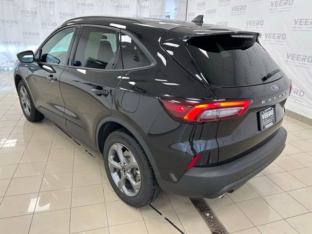 Certified 2025 Ford Escape ST-Line image 4