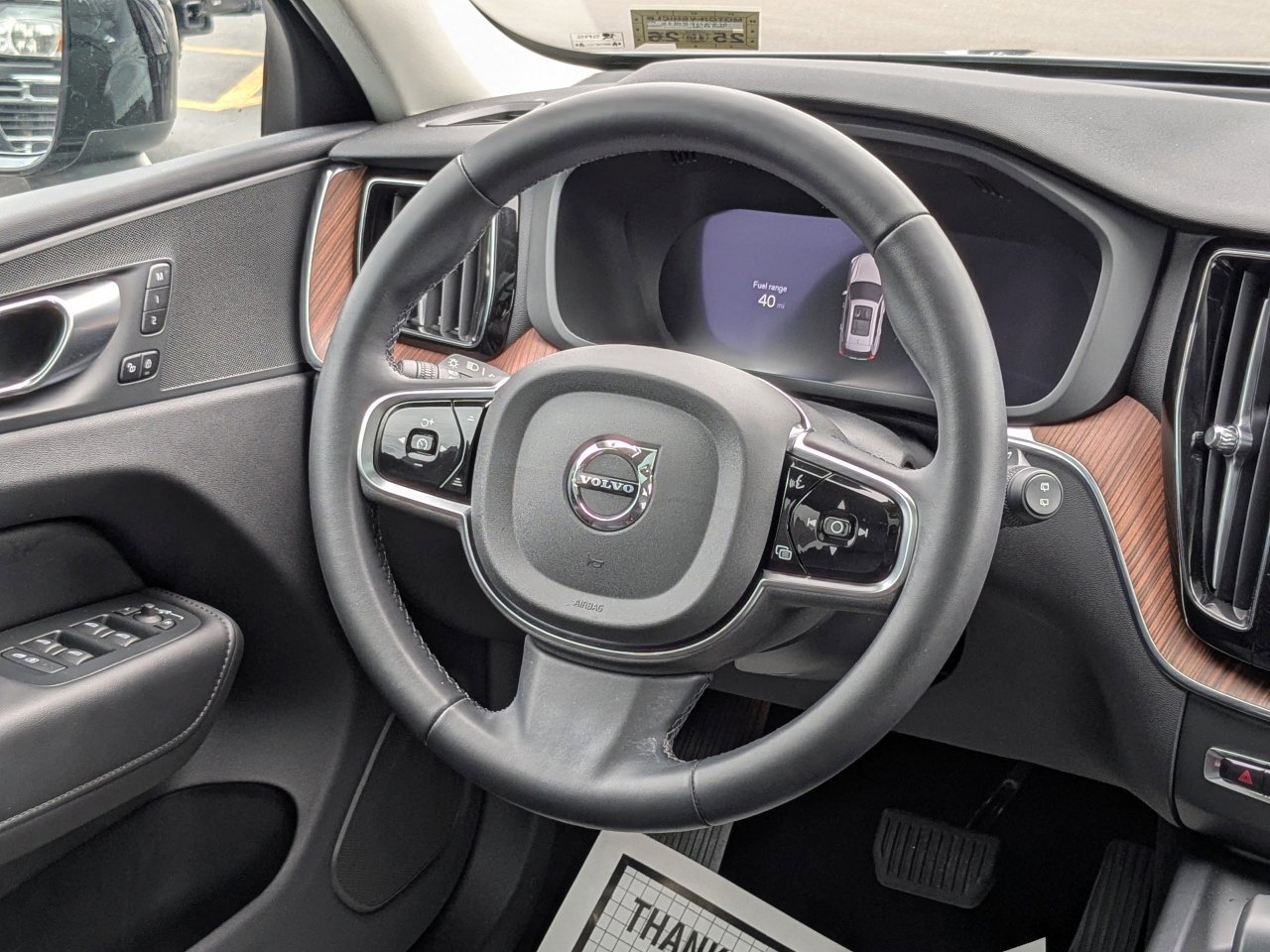 Used 2024 Volvo XC60 B5 Plus image 20