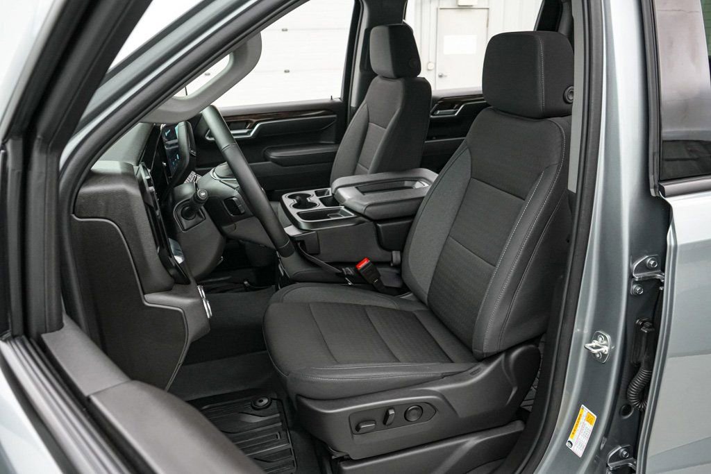 Used 2025 GMC Sierra 1500 Elevation image 12