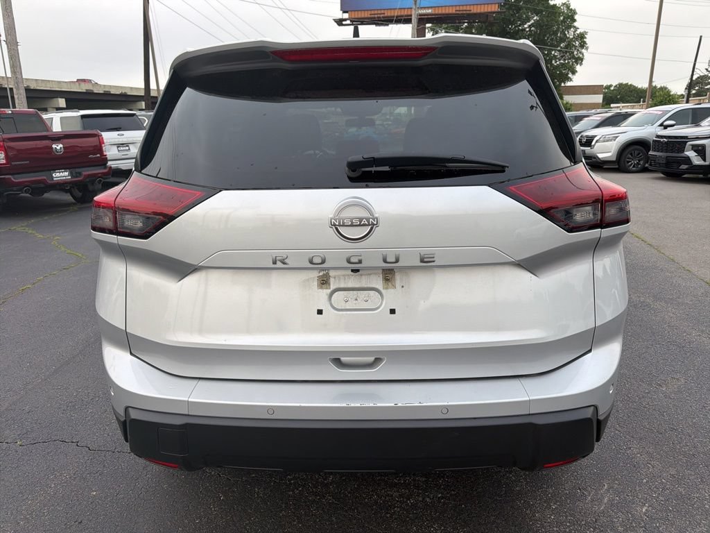 Used 2024 Nissan Rogue S FWD image 7