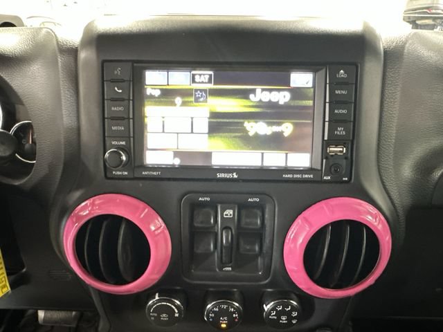 Used 2017 Jeep Wrangler Unlimited Rubicon w/ Connectivity Group AWD/4WD image 21